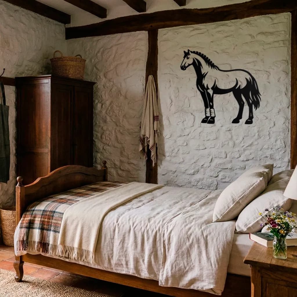 Silueta de caballo impresa en 3D decorando una pared de salón